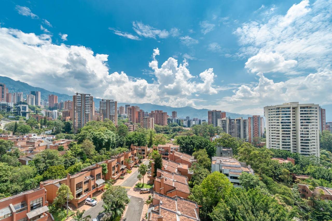 Apartamentos Poblado Alejandria By Housy Host Medellin Luaran gambar