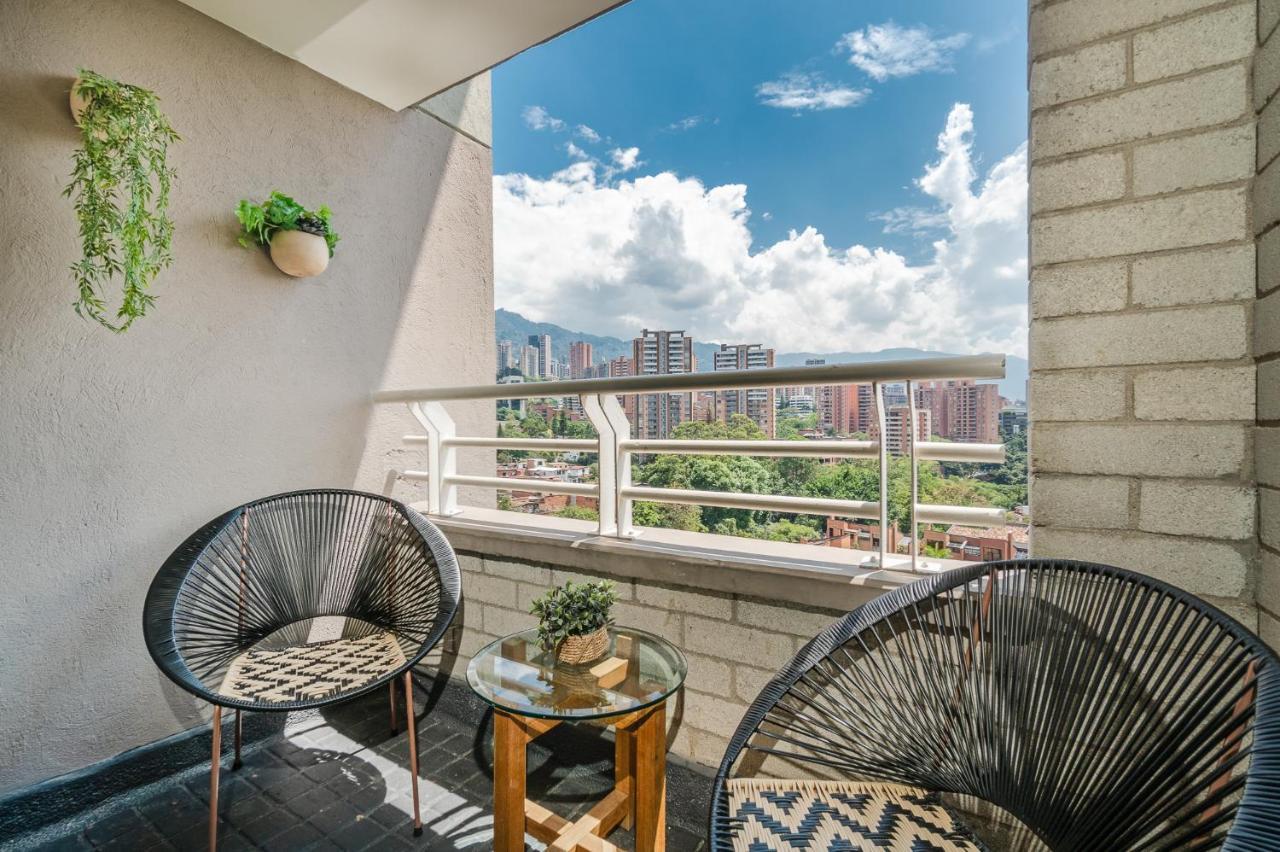 Apartamentos Poblado Alejandria By Housy Host Medellin Luaran gambar