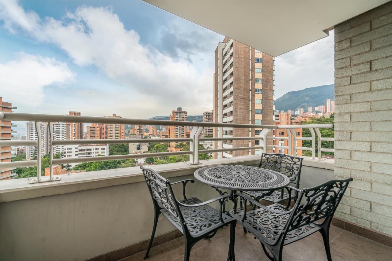 Apartamentos Poblado Alejandria By Housy Host Medellin Luaran gambar