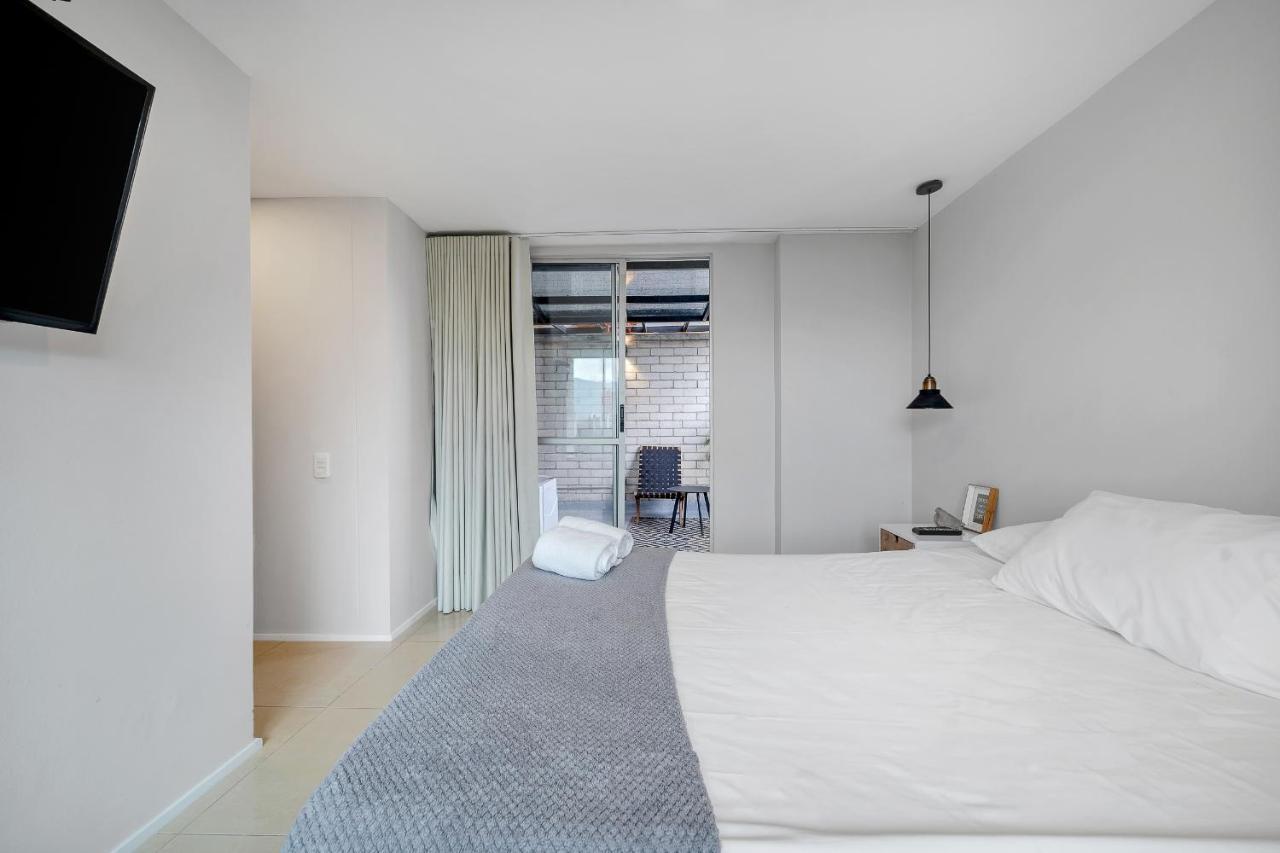 Apartamentos Poblado Alejandria By Housy Host Medellin Luaran gambar