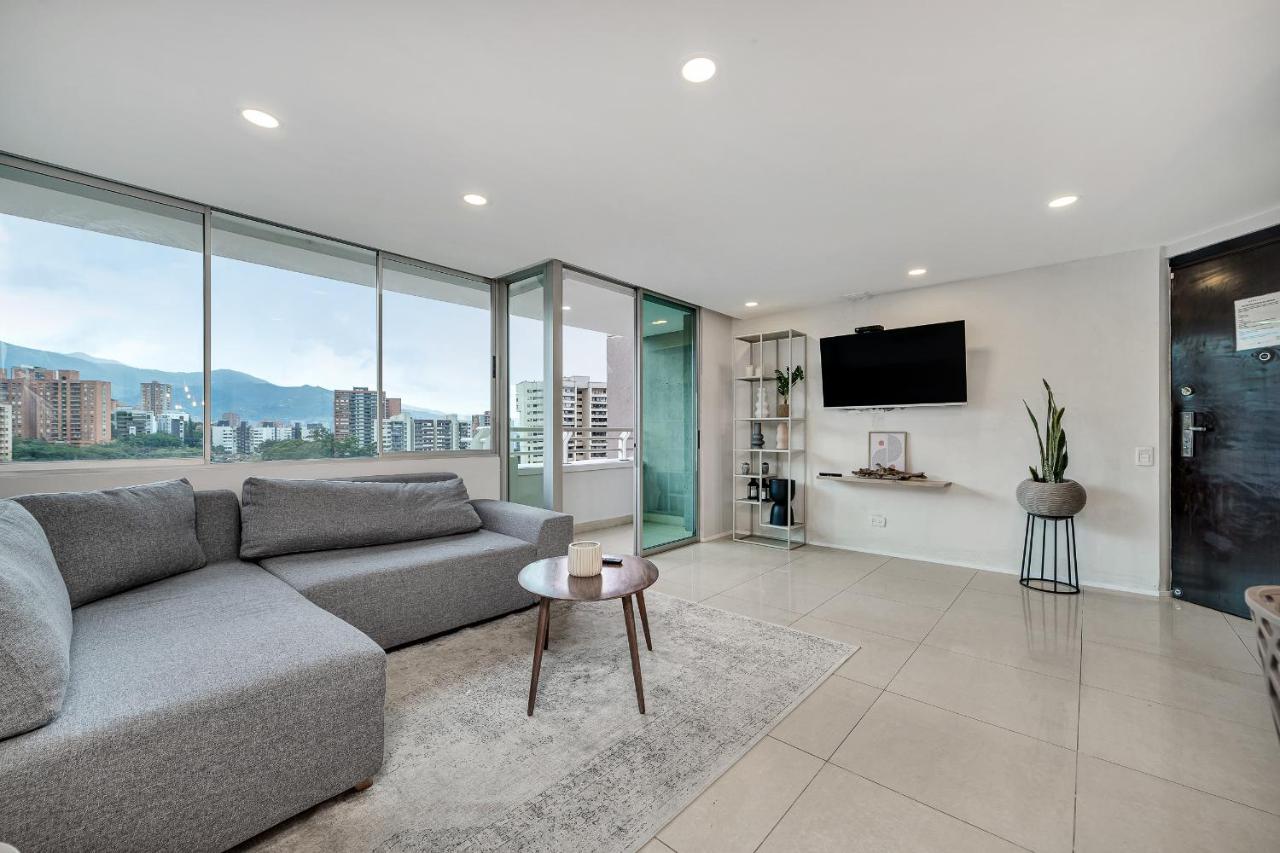 Apartamentos Poblado Alejandria By Housy Host Medellin Luaran gambar