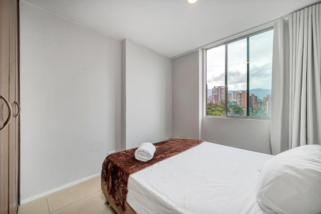 Apartamentos Poblado Alejandria By Housy Host Medellin Luaran gambar