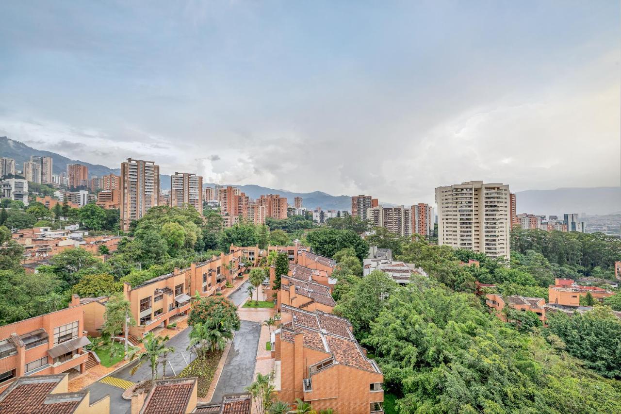Apartamentos Poblado Alejandria By Housy Host Medellin Luaran gambar