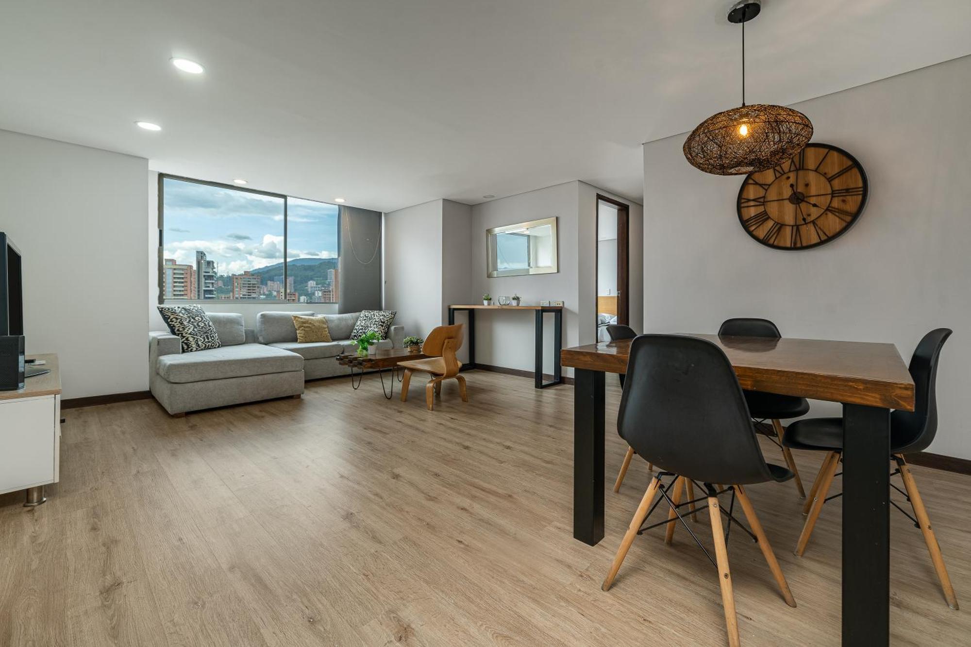 Apartamentos Poblado Alejandria By Housy Host Medellin Luaran gambar