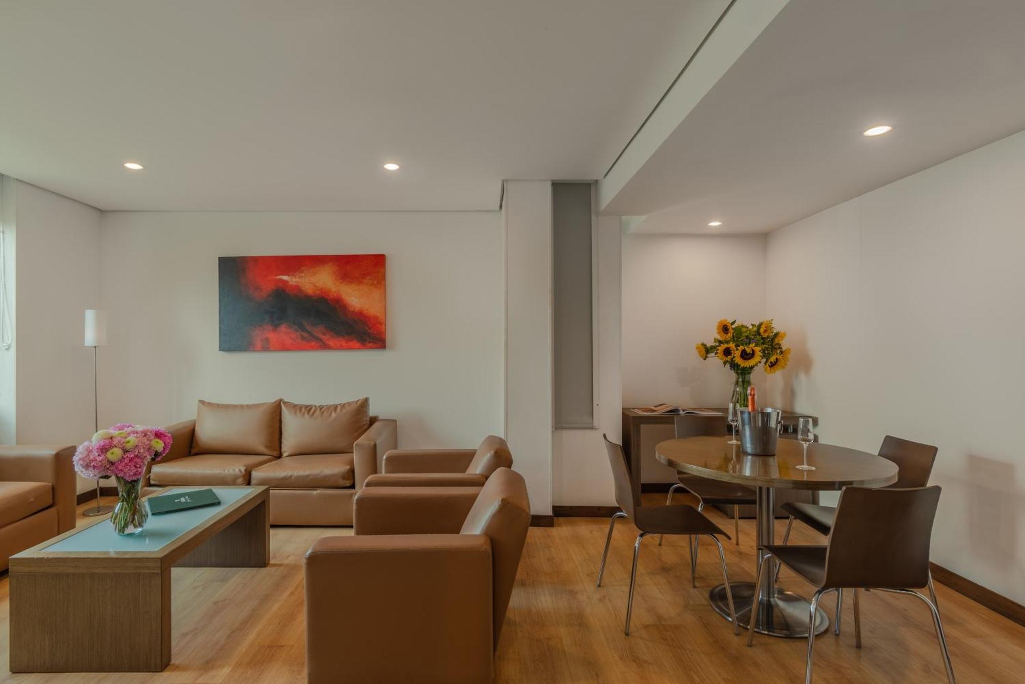 Apartamentos Poblado Alejandria By Housy Host Medellin Luaran gambar