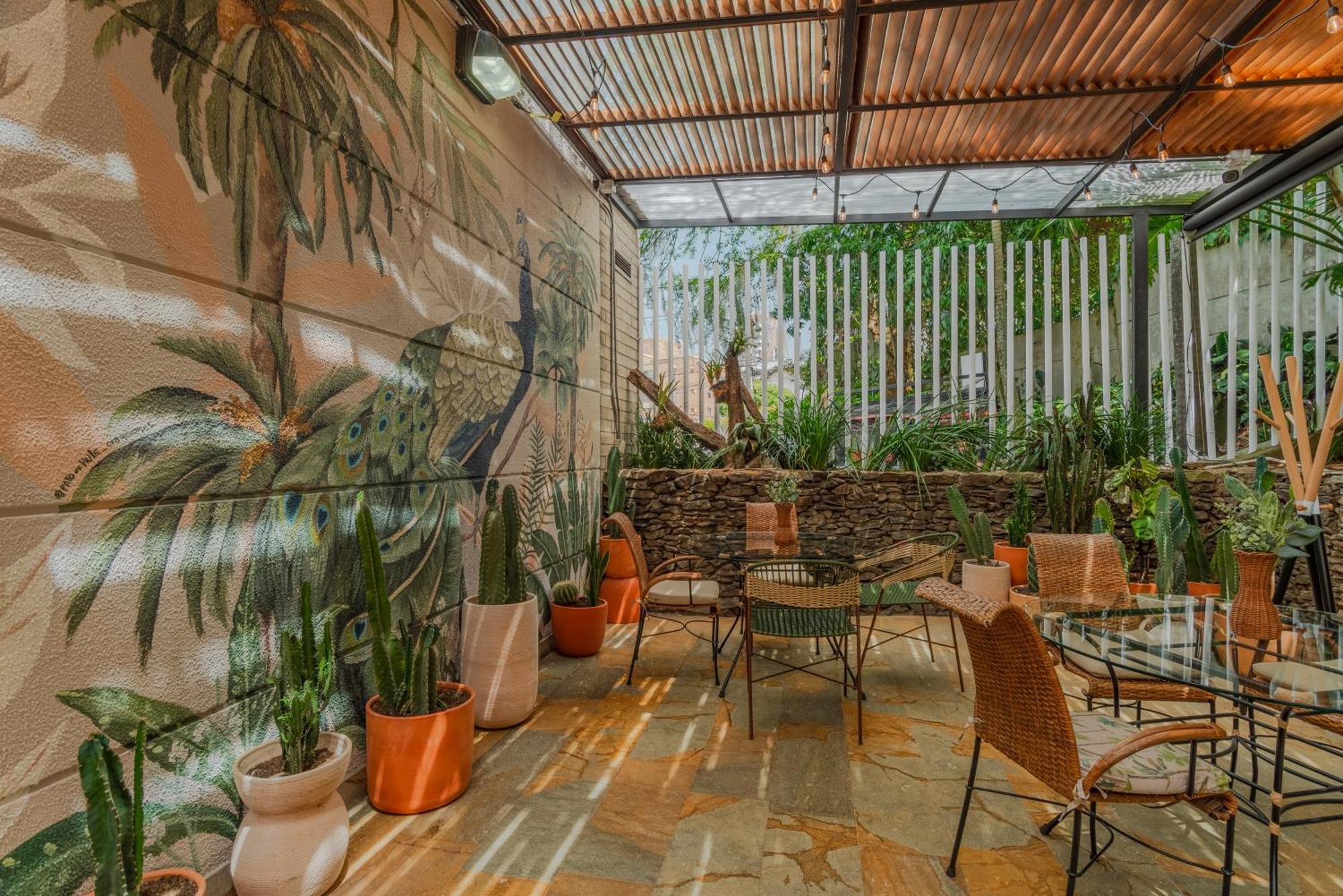 Apartamentos Poblado Alejandria By Housy Host Medellin Luaran gambar