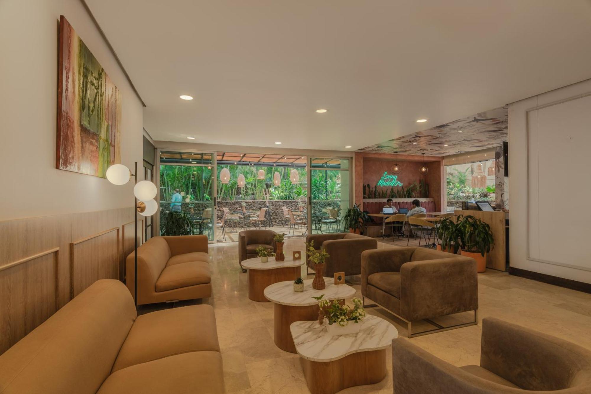 Apartamentos Poblado Alejandria By Housy Host Medellin Luaran gambar