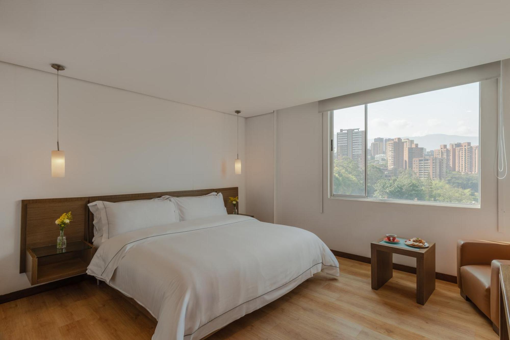 Apartamentos Poblado Alejandria By Housy Host Medellin Luaran gambar