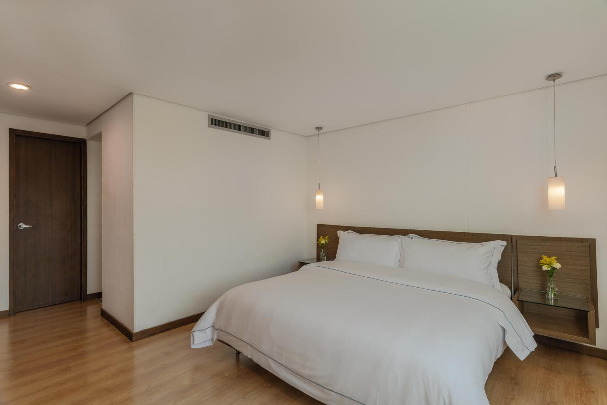 Apartamentos Poblado Alejandria By Housy Host Medellin Luaran gambar
